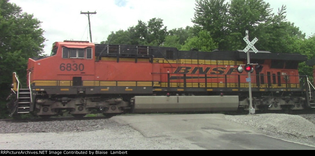 BNSF 6830